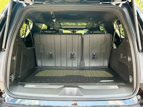 New 2026 GMC Yukon XL Denali w/ Denali Reserve Package AWD/4WD image 16
