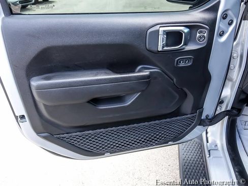 Used 2023 Jeep Wrangler Unlimited w/ Cold Weather Group AWD/4WD image 18