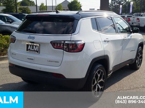 Used 2025 Jeep Compass Limited AWD/4WD image 5
