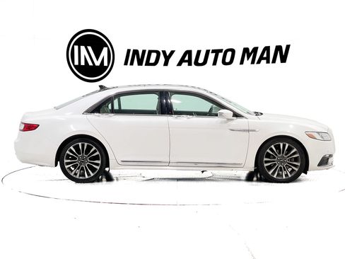 Used 2018 Lincoln Continental Select w/ Continental Climate Package AWD/4WD image 3