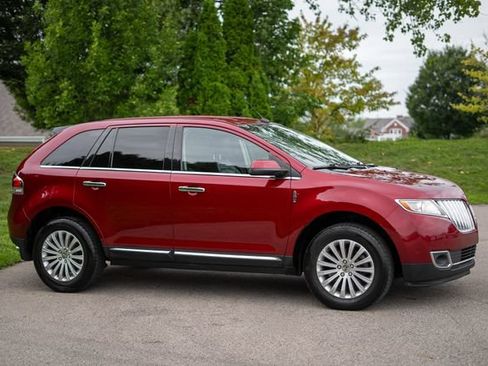 Used 2015 Lincoln MKX FWD image 4