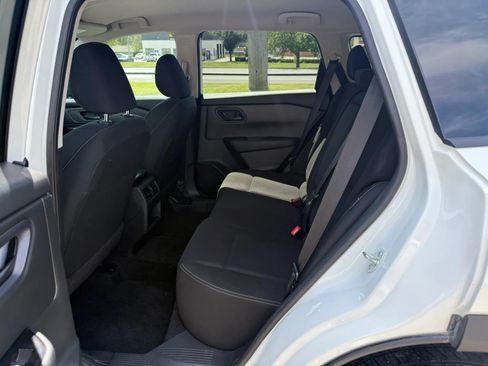 Used 2024 Nissan Rogue S AWD/4WD image 10