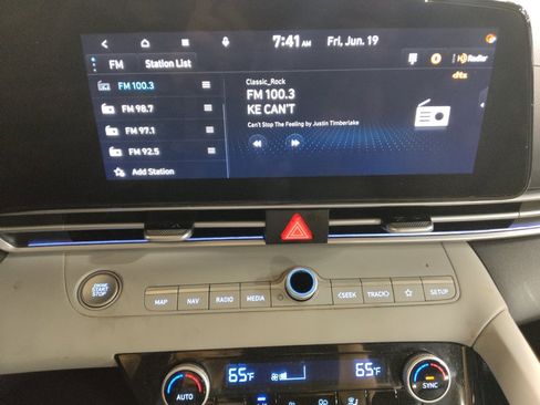 Used 2024 Hyundai Elantra Limited FWD image 25