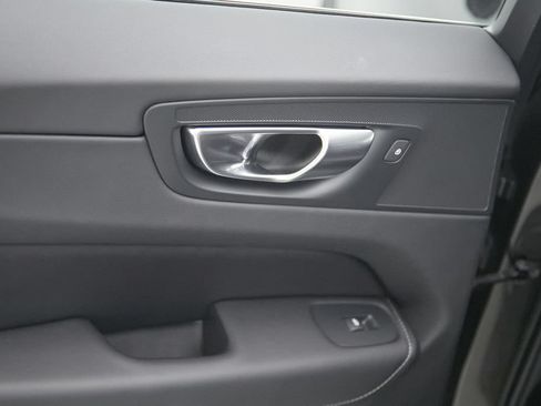 Certified 2023 Volvo XC60 B5 Ultimate AWD/4WD image 19