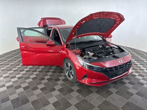 Used 2023 Hyundai Elantra SEL w/ Convenience Package FWD image 16