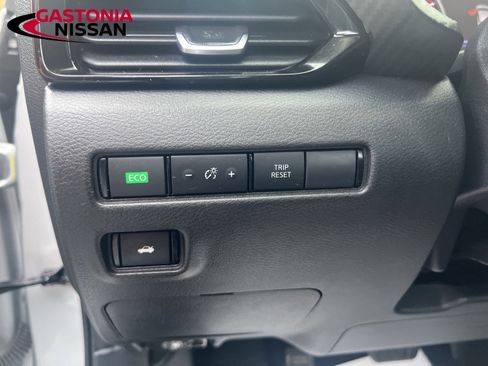 Used 2022 Nissan Sentra SV image 38