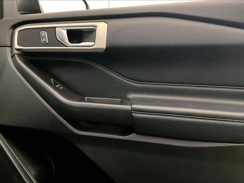 Used 2020 Ford Explorer XLT w/ Equipment Group 202A image 23