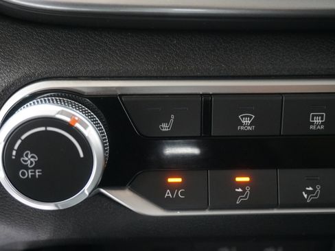 Used 2024 Nissan Altima 2.5 SV w/ SV Premium Package FWD image 22