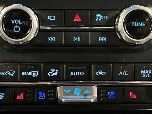 Used 2025 Ford F150 Lariat w/ Equipment Group 502A High AWD/4WD image 38