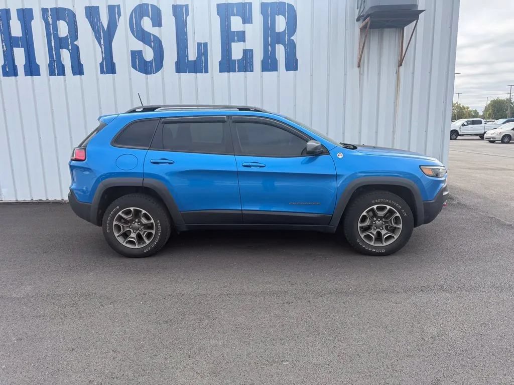 Used 2020 Jeep Cherokee Trailhawk AWD/4WD image 9