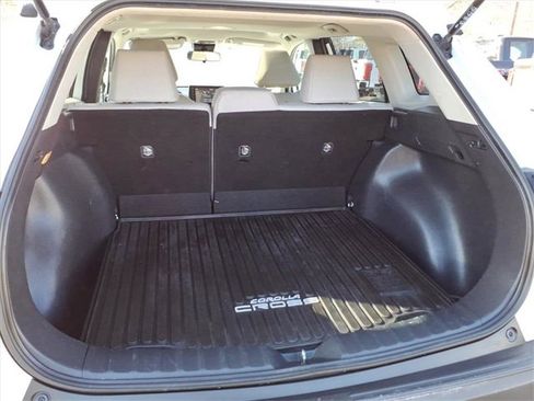 Used 2022 Toyota Corolla Cross LE image 7