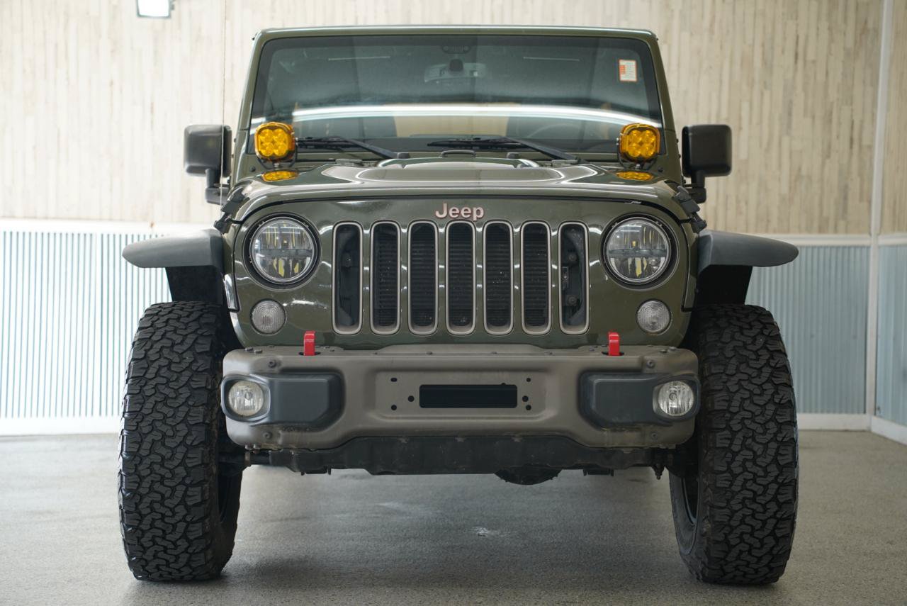 Used 2016 Jeep Wrangler Unlimited Sahara AWD/4WD image 3