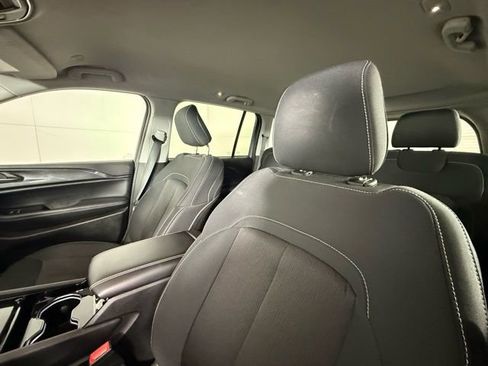 Used 2022 Jeep Grand Cherokee Laredo w/ Luxury Tech Group I image 5