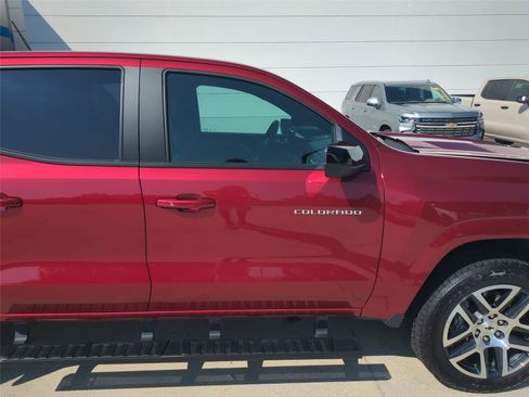 Used 2024 Chevrolet Colorado Z71 w/ Z71 Convenience Package 2 AWD/4WD image 33