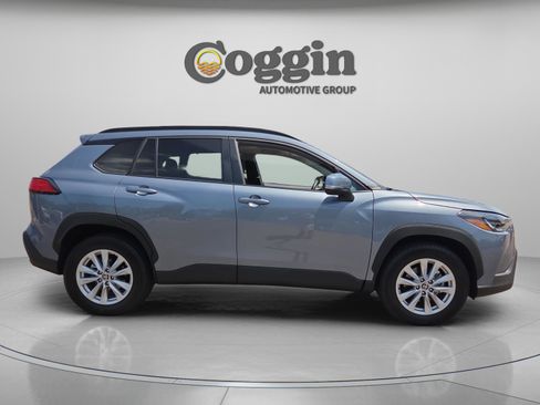 Used 2022 Toyota Corolla Cross LE FWD image 6