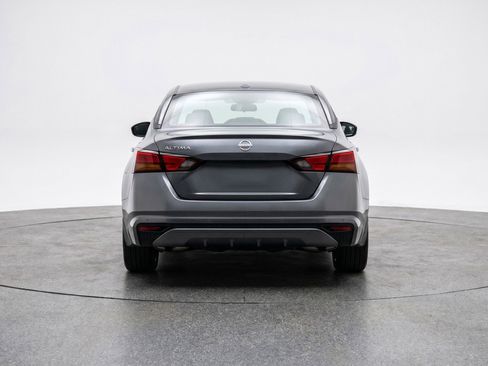 Used 2025 Nissan Altima 2.5 SV FWD image 7