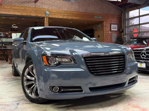 Used 2014 Chrysler 300 S w/ Luxury Group RWD image 3