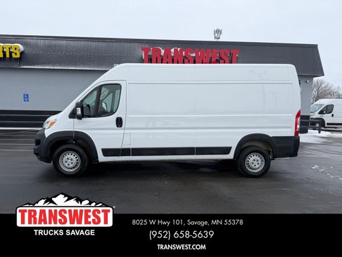 Used 2025 RAM ProMaster 2500 w/ Convenience Group FWD image 2