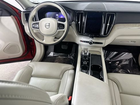 Used 2022 Volvo XC60 B5 Inscription w/ Advanced Package AWD/4WD image 17