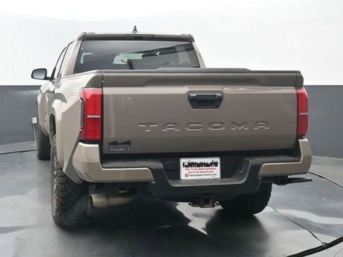 Used 2026 Toyota Tacoma TRD Sport AWD/4WD image 4