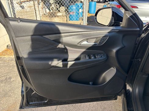 Used 2025 Buick Envista Sport Touring image 20