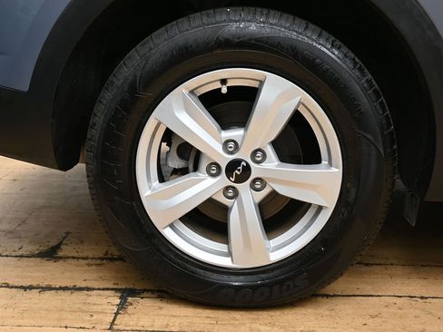 Used 2023 Kia Sorento LX image 16