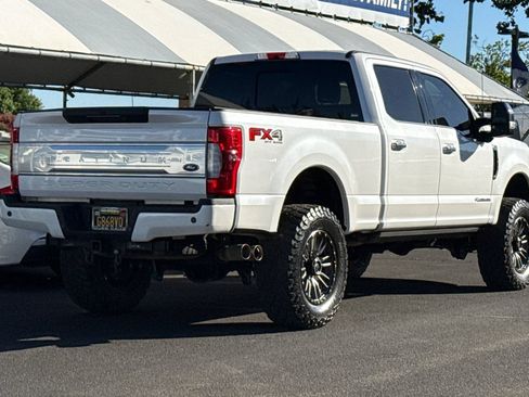 Certified 2017 Ford F250 Platinum w/ Platinum Ultimate Package AWD/4WD image 4