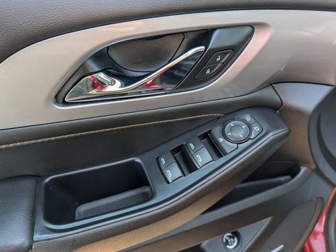 Certified 2021 Chevrolet Traverse LT w/ LT Premium Package image 31