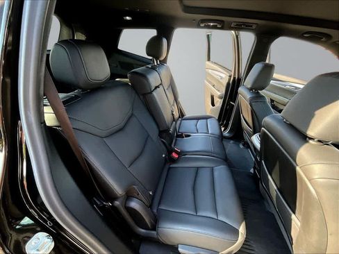 Used 2024 Cadillac XT6 Luxury w/ LPO, Floor Liner Package AWD/4WD image 27
