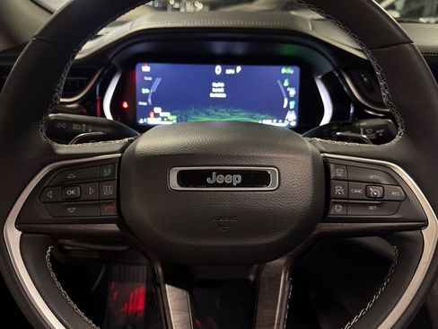 Used 2022 Jeep Grand Cherokee Limited 4xe w/ Luxury Tech Group II AWD/4WD image 23