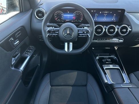 Used 2026 Mercedes-Benz GLA 250 4MATIC image 12
