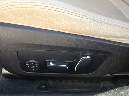 Used 2025 BMW 330i Sedan RWD image 6
