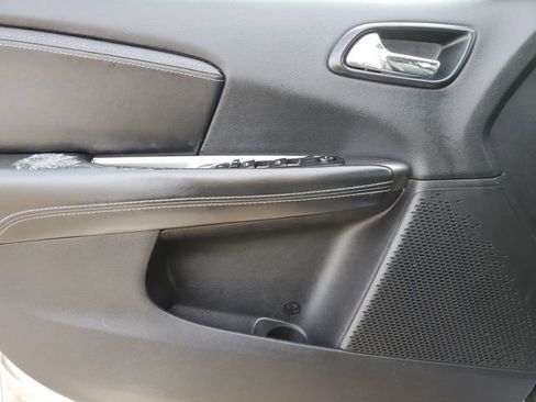 Used 2015 Dodge Journey Crossroad w/ Flexible Seating Group image 23