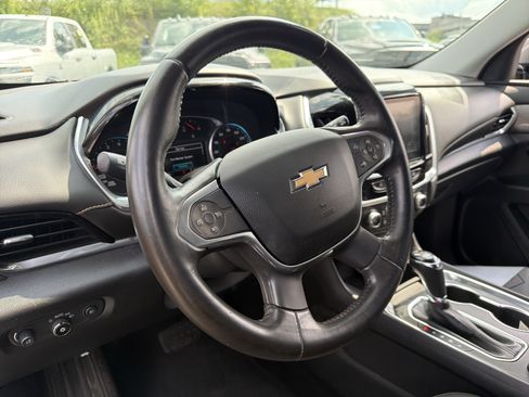 Used 2018 Chevrolet Traverse LT FWD image 15