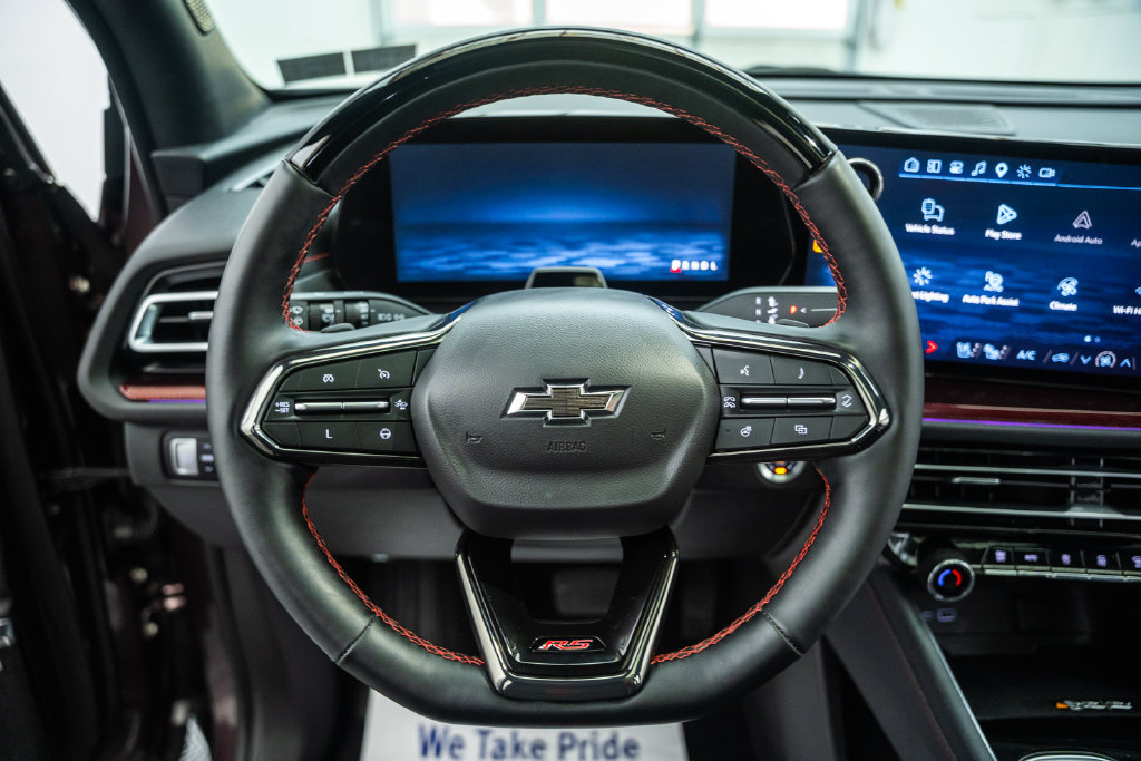 Used 2024 Chevrolet Traverse RS FWD image 33