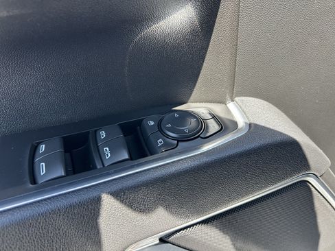 Certified 2025 GMC Sierra 1500 SLT RWD image 27