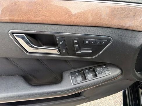 Used 2011 Mercedes-Benz E 350 4MATIC Sedan image 24