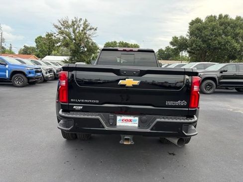 Used 2025 Chevrolet Silverado 3500 High Country AWD/4WD image 5