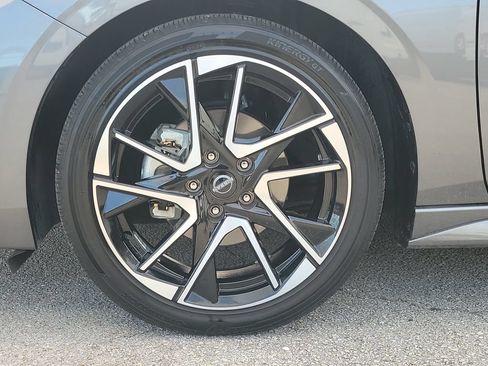 Certified 2024 Nissan Sentra SR FWD image 10