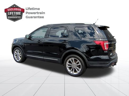 Used 2018 Ford Explorer XLT w/ Equipment Group 202A image 5