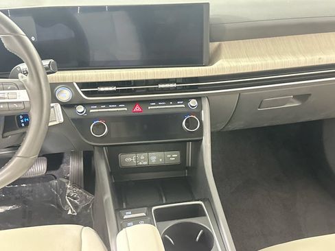 Used 2025 Hyundai Sonata SEL FWD image 18