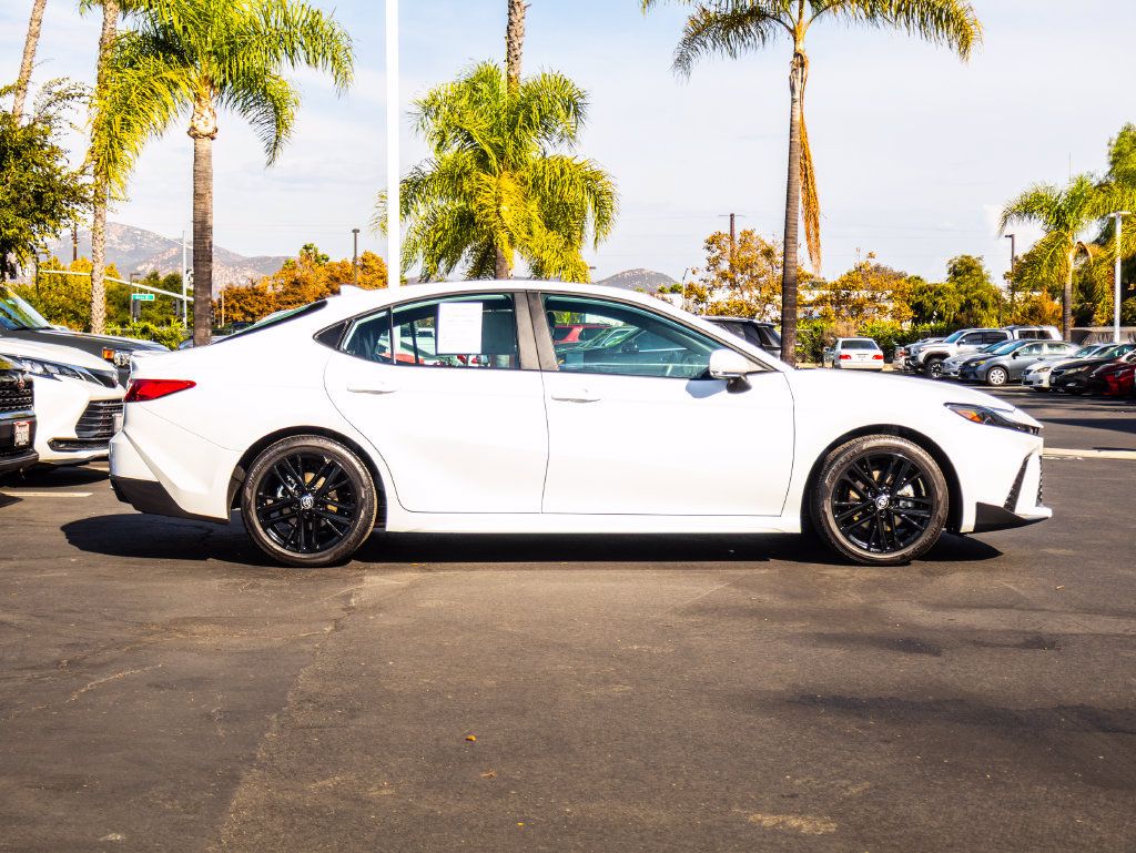 Used 2026 Toyota Camry SE FWD image 4