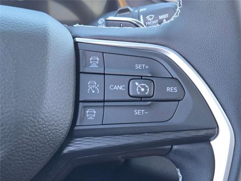 New 2025 Jeep Grand Cherokee Altitude image 37