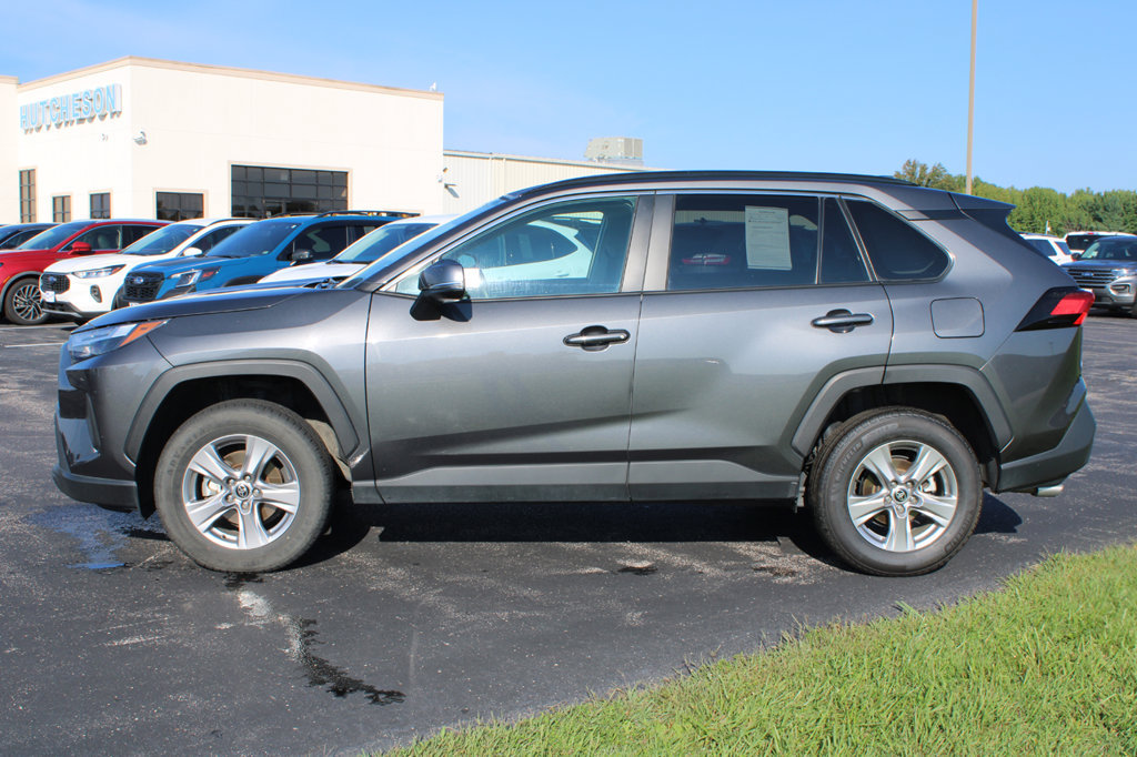 Used 2025 Toyota RAV4 XLE FWD image 4