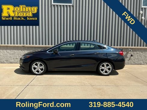 Used 2016 Chevrolet Cruze Premier FWD image 2