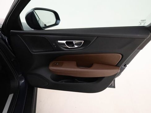 Used 2023 Volvo V60 B5 Cross Country Plus image 23