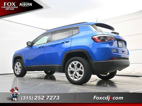 Used 2024 Jeep Compass Latitude w/ Convenience Group image 19