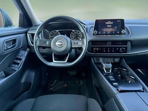 Used 2024 Nissan Rogue S image 4