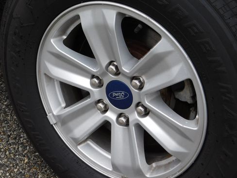 Used 2019 Ford F150 XLT w/ Equipment Group 301A Mid RWD image 10