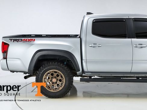 Used 2019 Toyota Tacoma TRD Off-Road w/ Technology Package AWD/4WD image 47